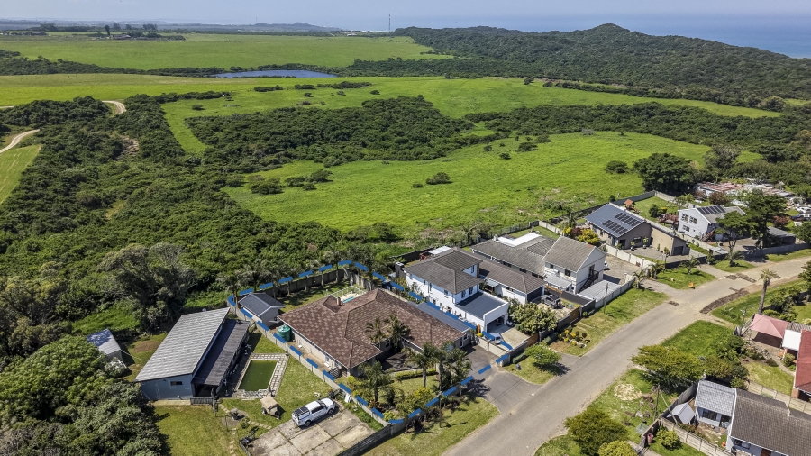4 Bedroom Property for Sale in Sunrise On Sea Eastern Cape